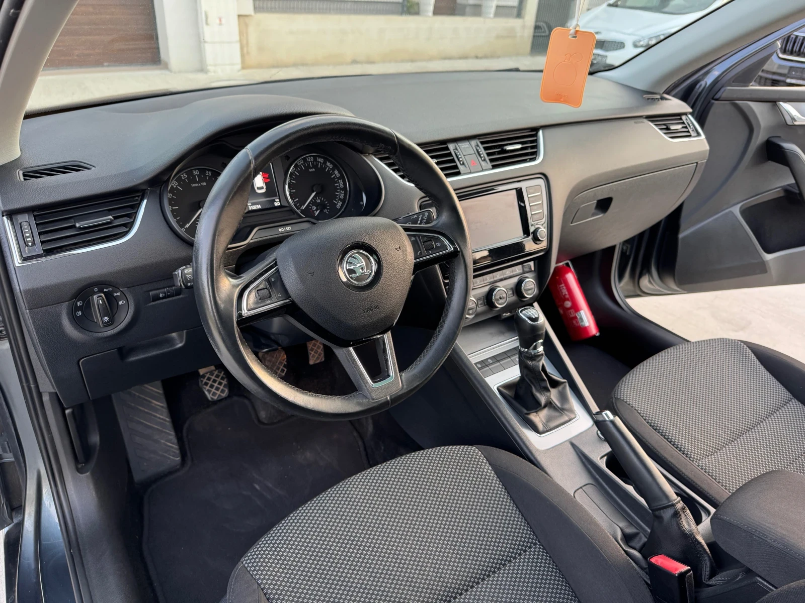 Skoda Octavia 1.6TDI - изображение 5