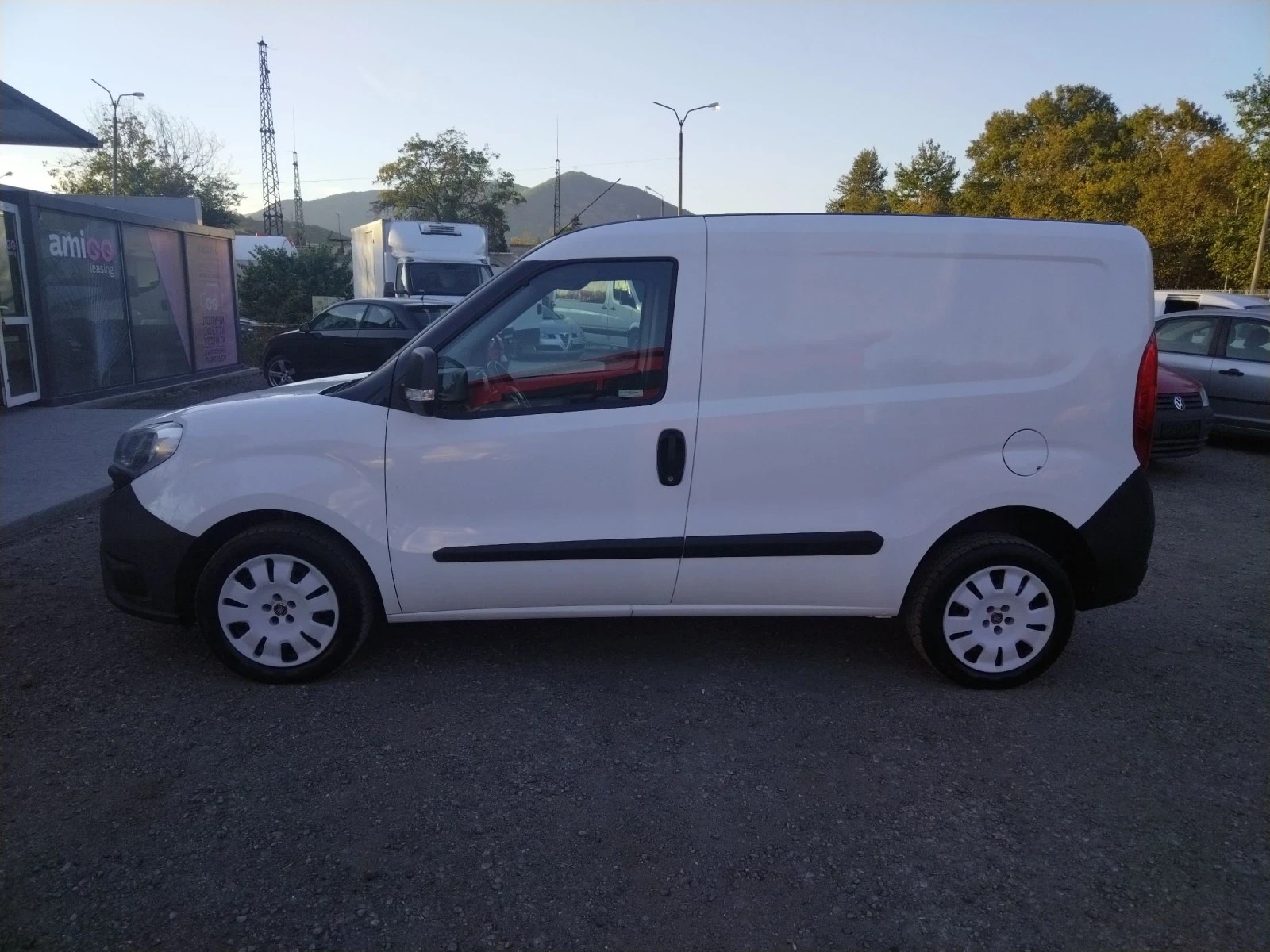 Fiat Doblo Метан, 6 скорости, климатик. Партроник  - изображение 4