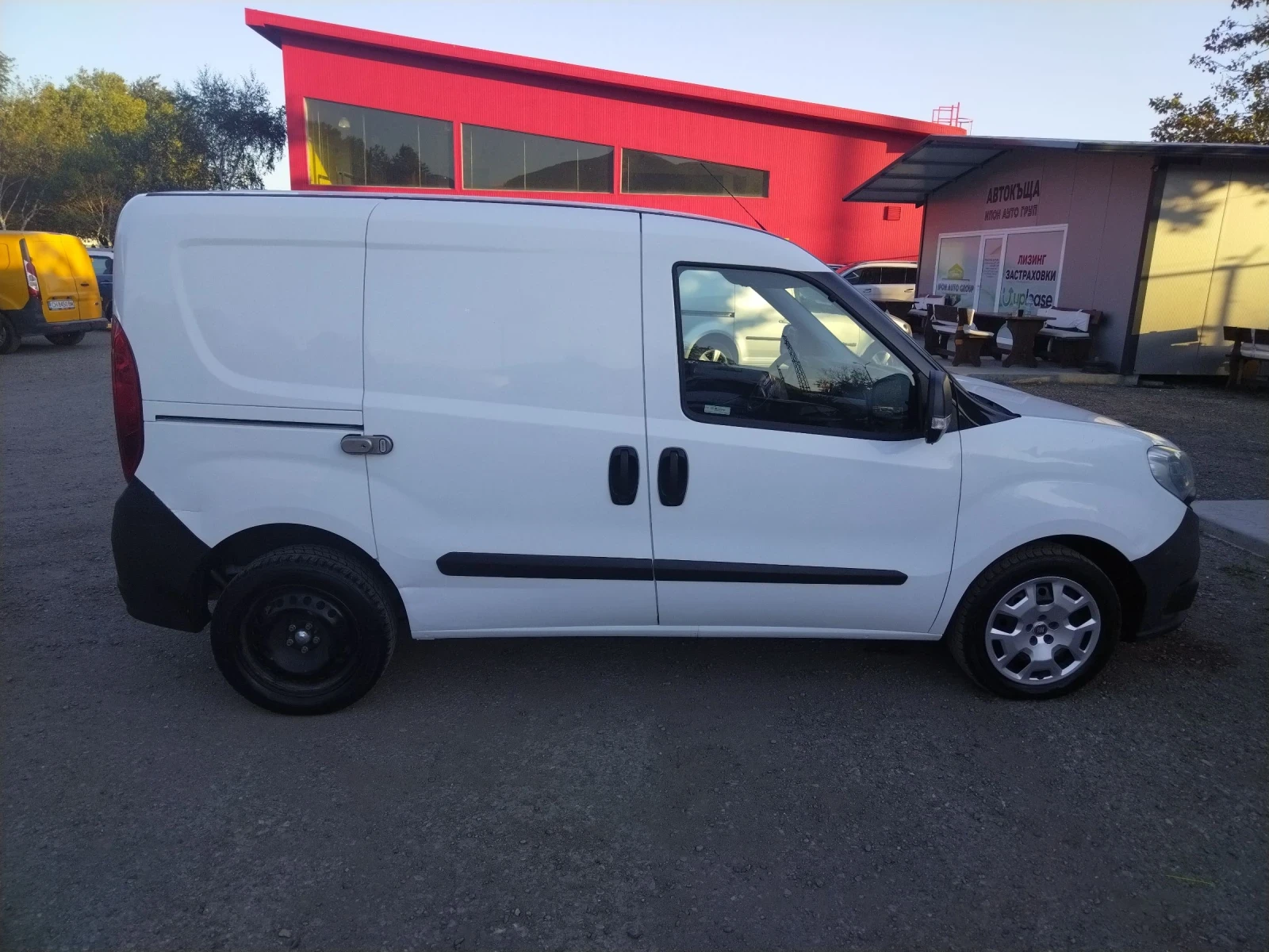 Fiat Doblo Метан, 6 скорости, климатик. Партроник  - изображение 8