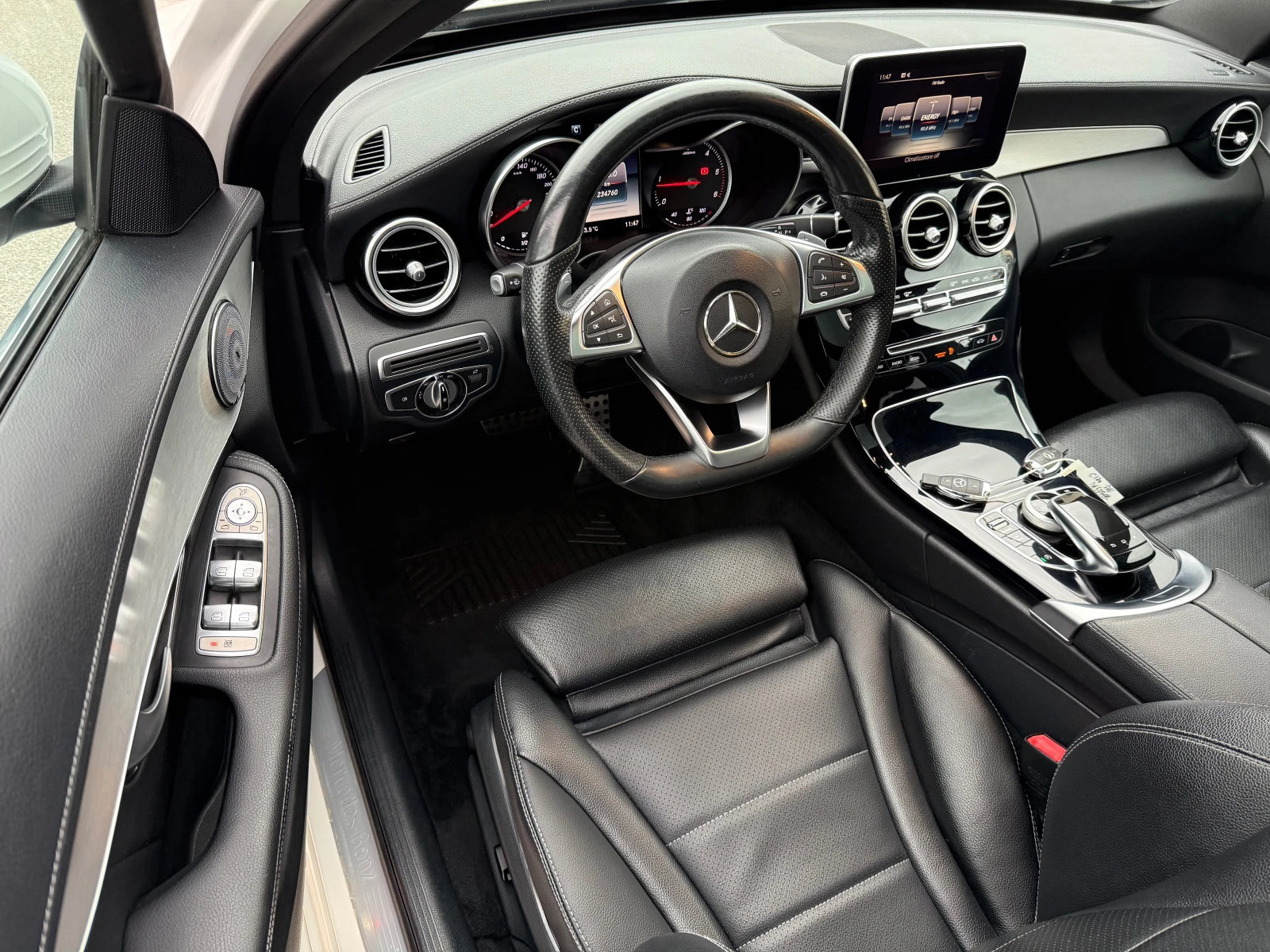 Mercedes-Benz C 220 d AMG line !! 100% РЕАЛНИ КИЛОМЕТРИ - ДОКАЗУЕМИ - изображение 10