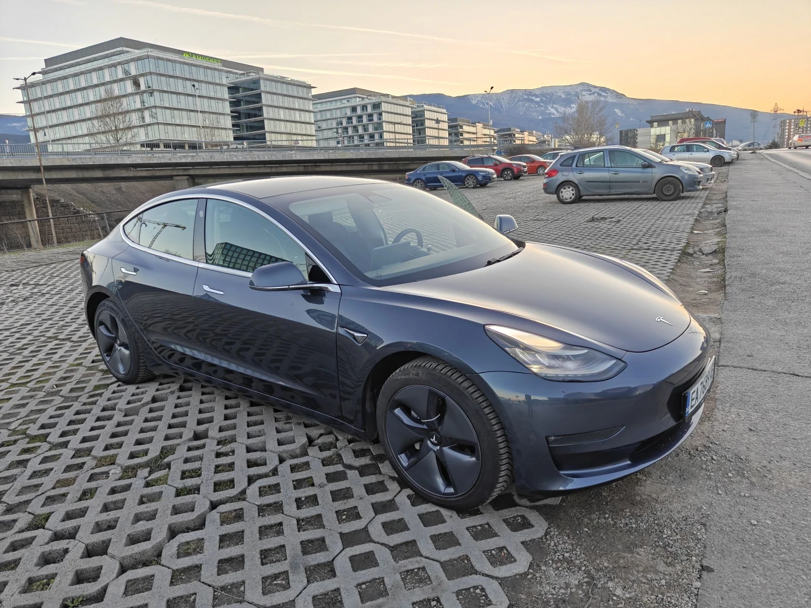 Tesla Model 3 AWD Long Range - В гаранция 