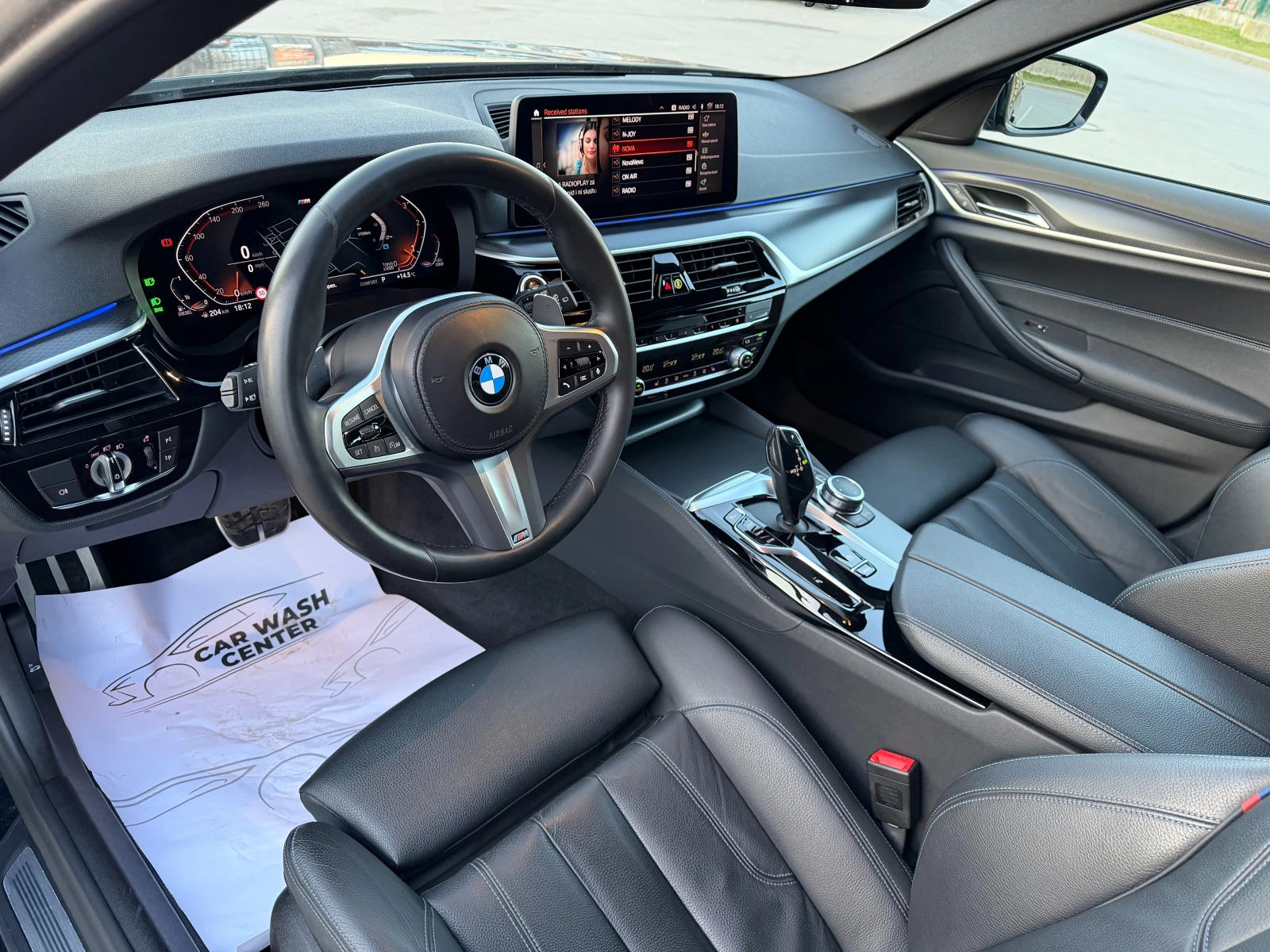 BMW 520 D xDrive M Sport Pano Full Led Virtual Keyless , снимка 8 - Автомобили и джипове - 53804398