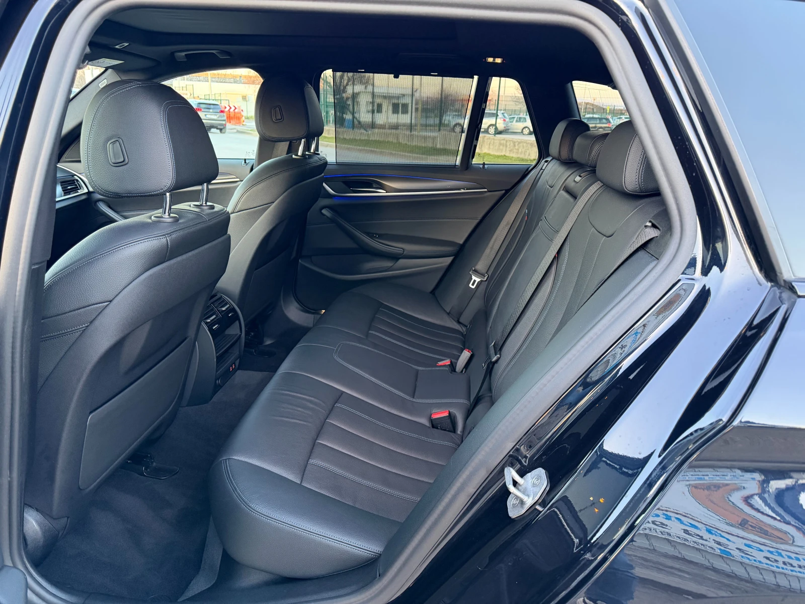 BMW 520 D xDrive M Sport Pano Full Led Virtual Keyless , снимка 12 - Автомобили и джипове - 53804398