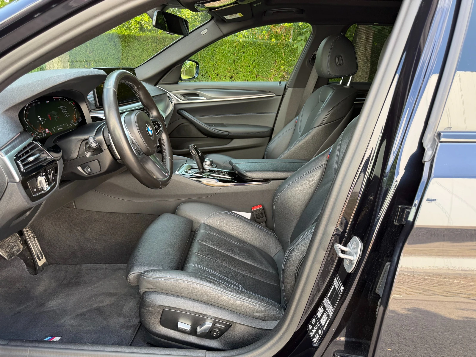 BMW 520 D xDrive M Sport Pano Full Led Virtual Keyless , снимка 7 - Автомобили и джипове - 53804398