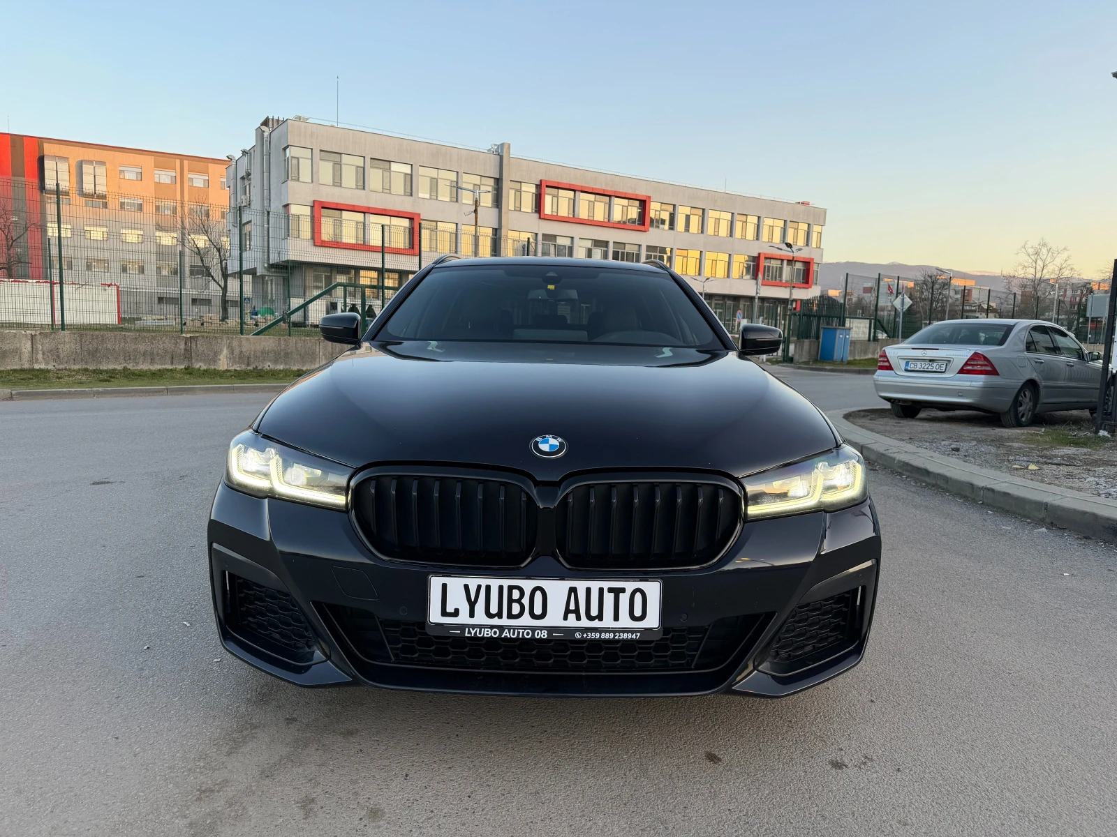 BMW 520 D xDrive M Sport Pano Full Led Virtual Keyless , снимка 2 - Автомобили и джипове - 53804398