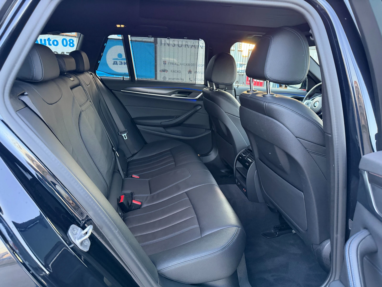 BMW 520 D xDrive M Sport Pano Full Led Virtual Keyless , снимка 13 - Автомобили и джипове - 53804398