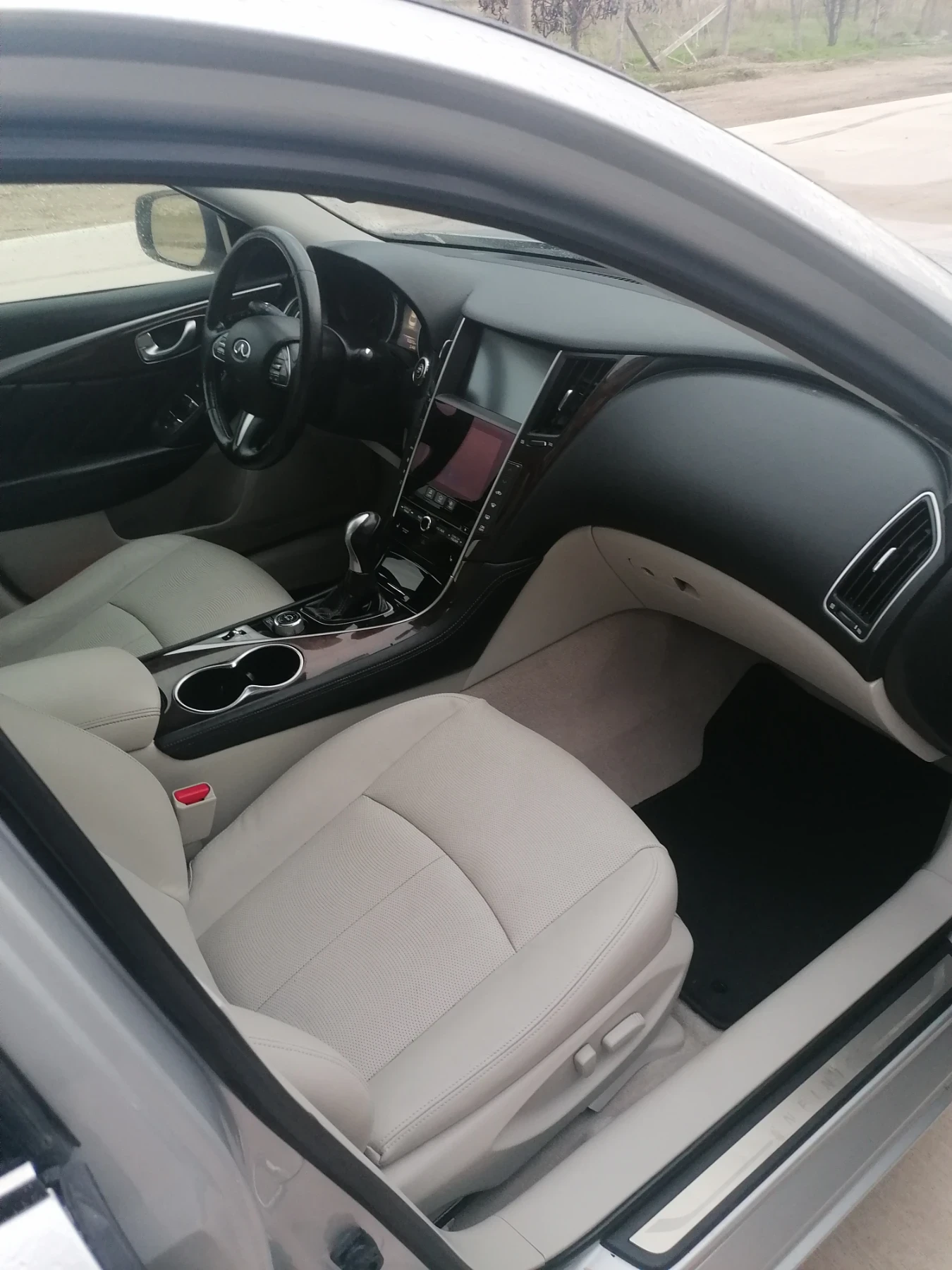 Infiniti Q50 3.7 4x4, снимка 9 - Автомобили и джипове - 53804690