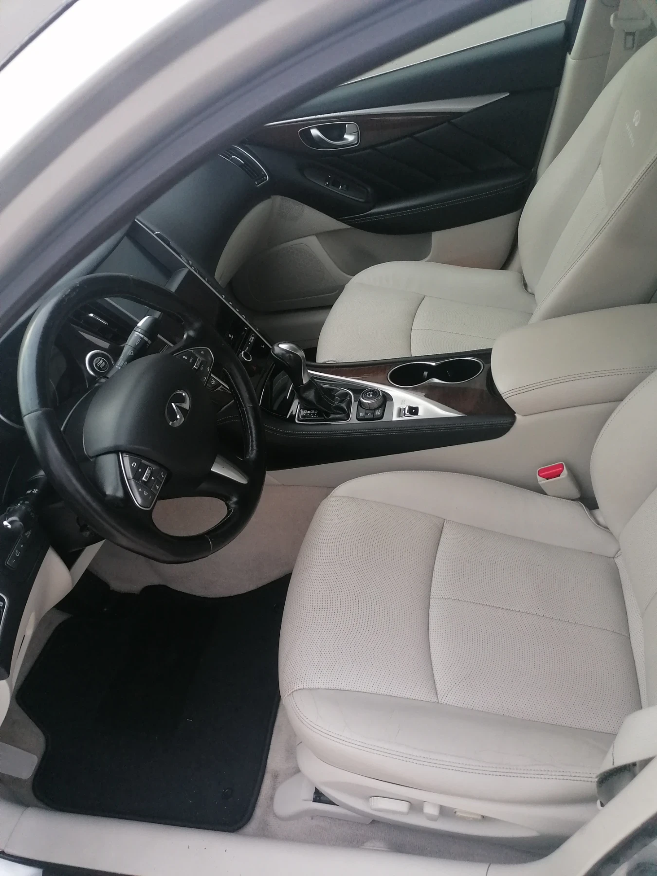 Infiniti Q50 3.7 4x4, снимка 10 - Автомобили и джипове - 53804690