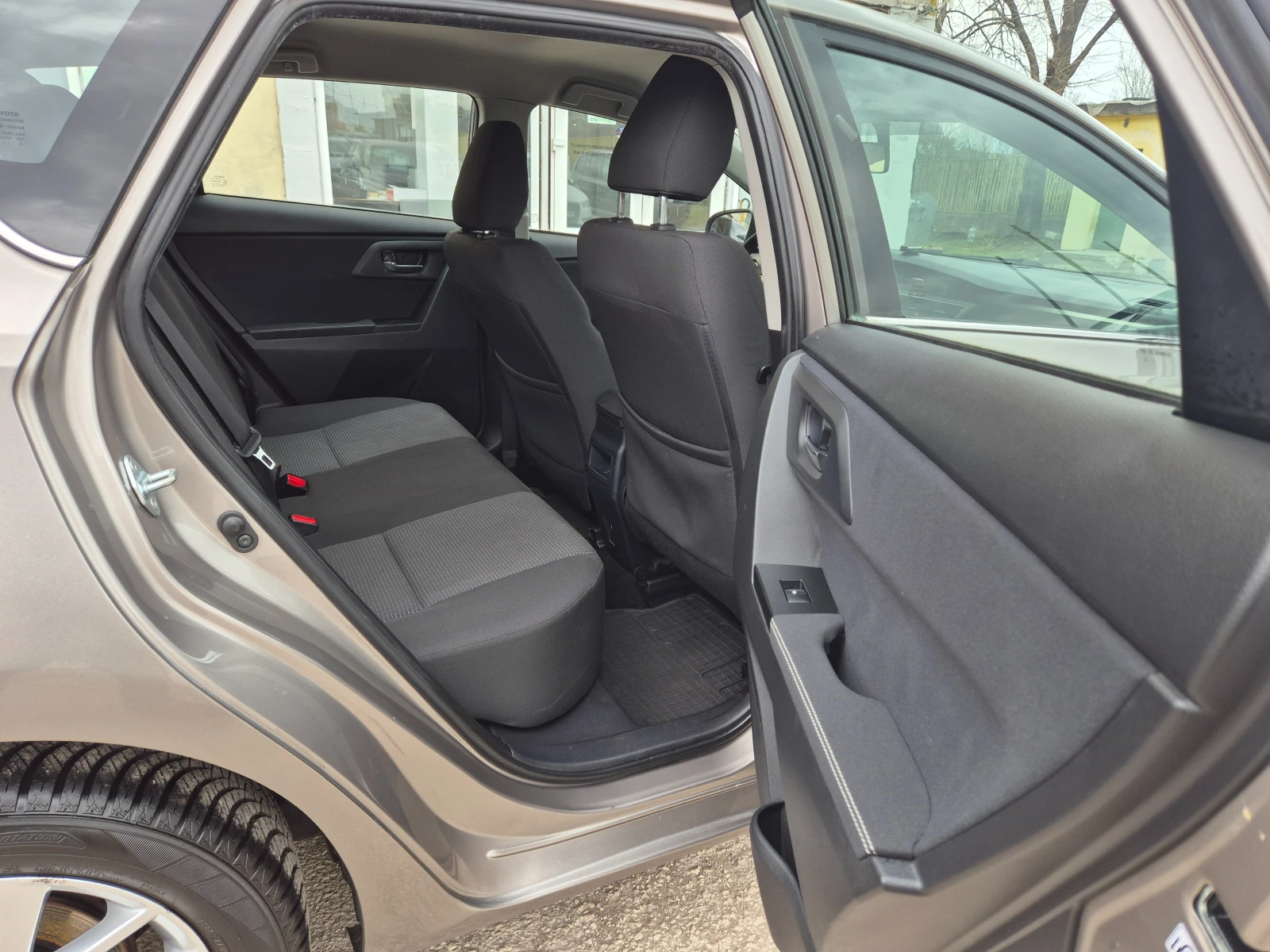 Toyota Auris 1.4 D4D NAVI ITALY , снимка 9 - Автомобили и джипове - 53905367