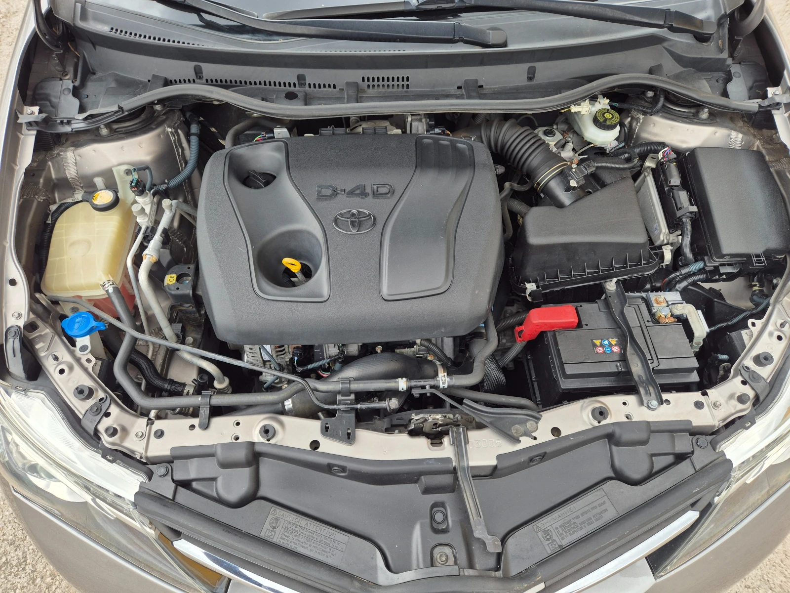 Toyota Auris 1.4 D4D NAVI ITALY , снимка 14 - Автомобили и джипове - 53905367