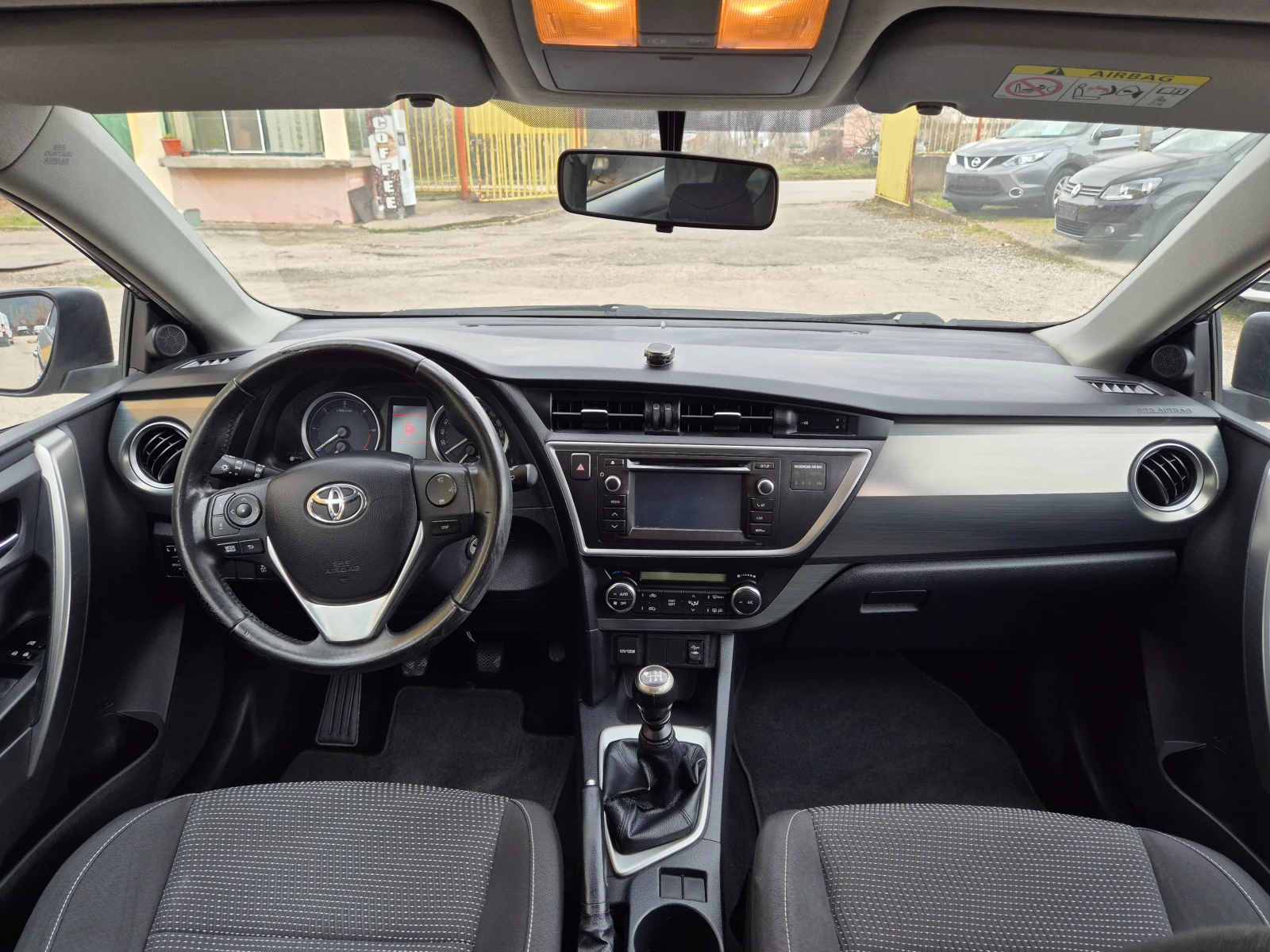 Toyota Auris 1.4 D4D NAVI ITALY , снимка 10 - Автомобили и джипове - 53905367