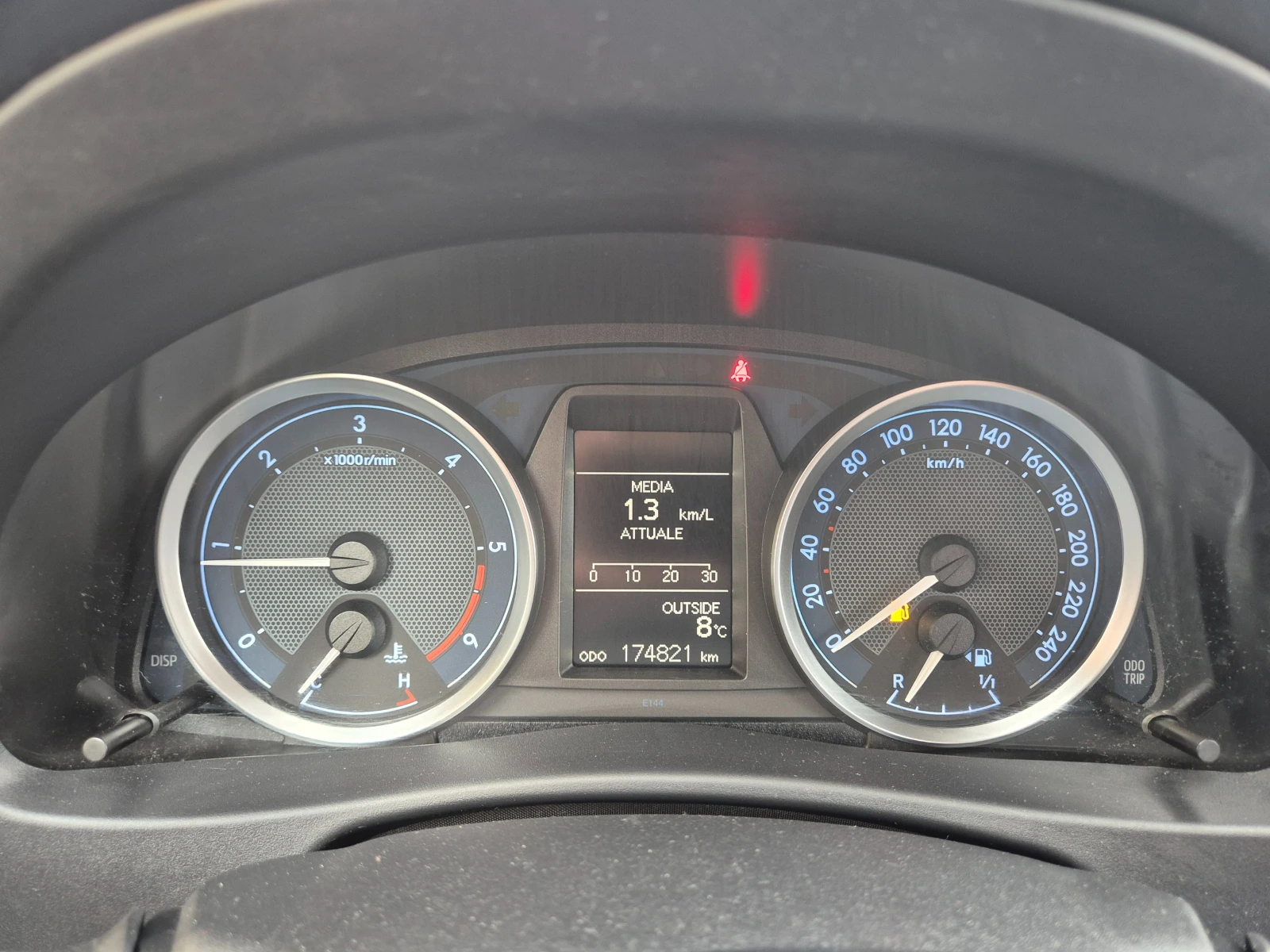 Toyota Auris 1.4 D4D NAVI ITALY , снимка 16 - Автомобили и джипове - 53905367