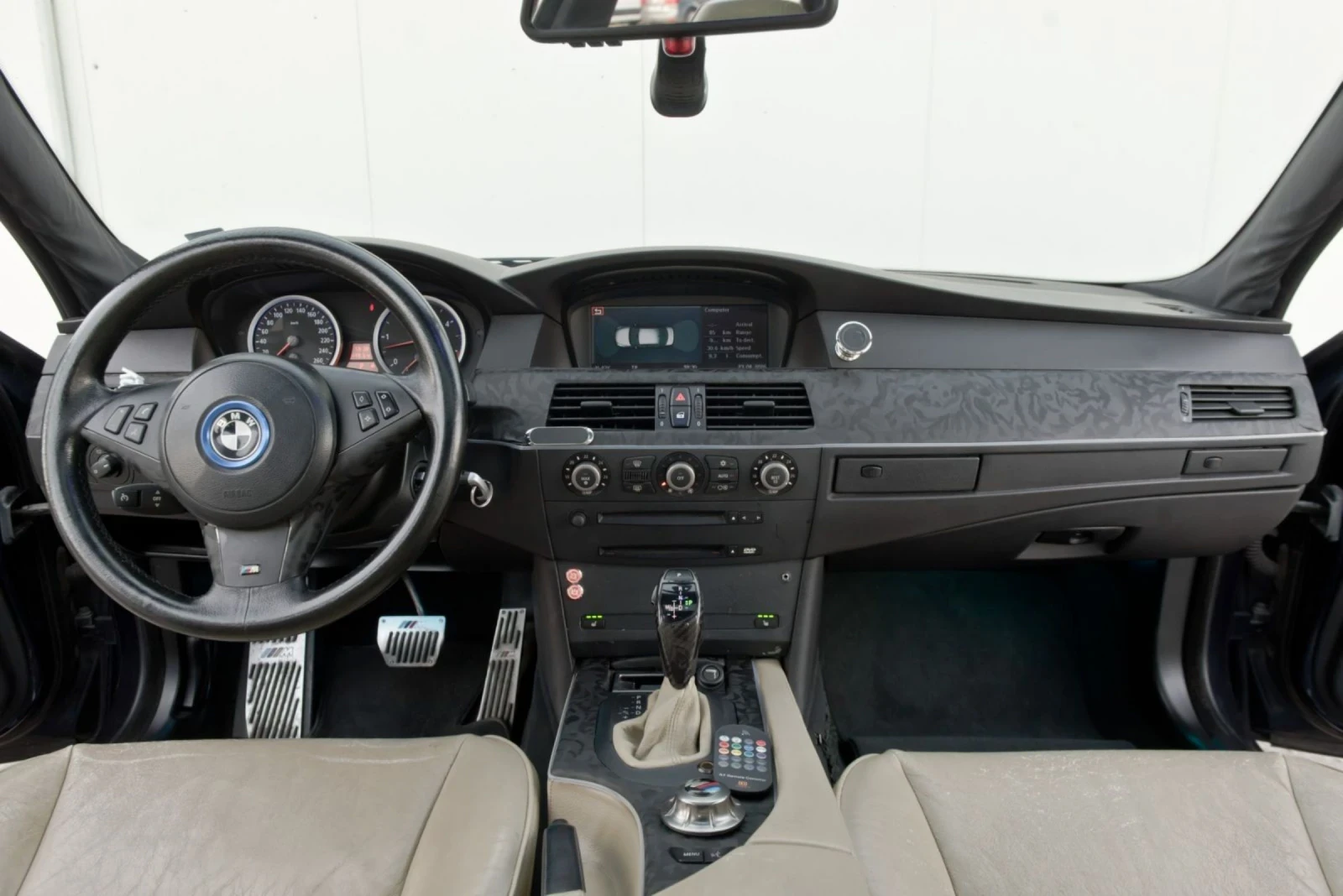 BMW 530 M-performance , снимка 14 - Автомобили и джипове - 54316572