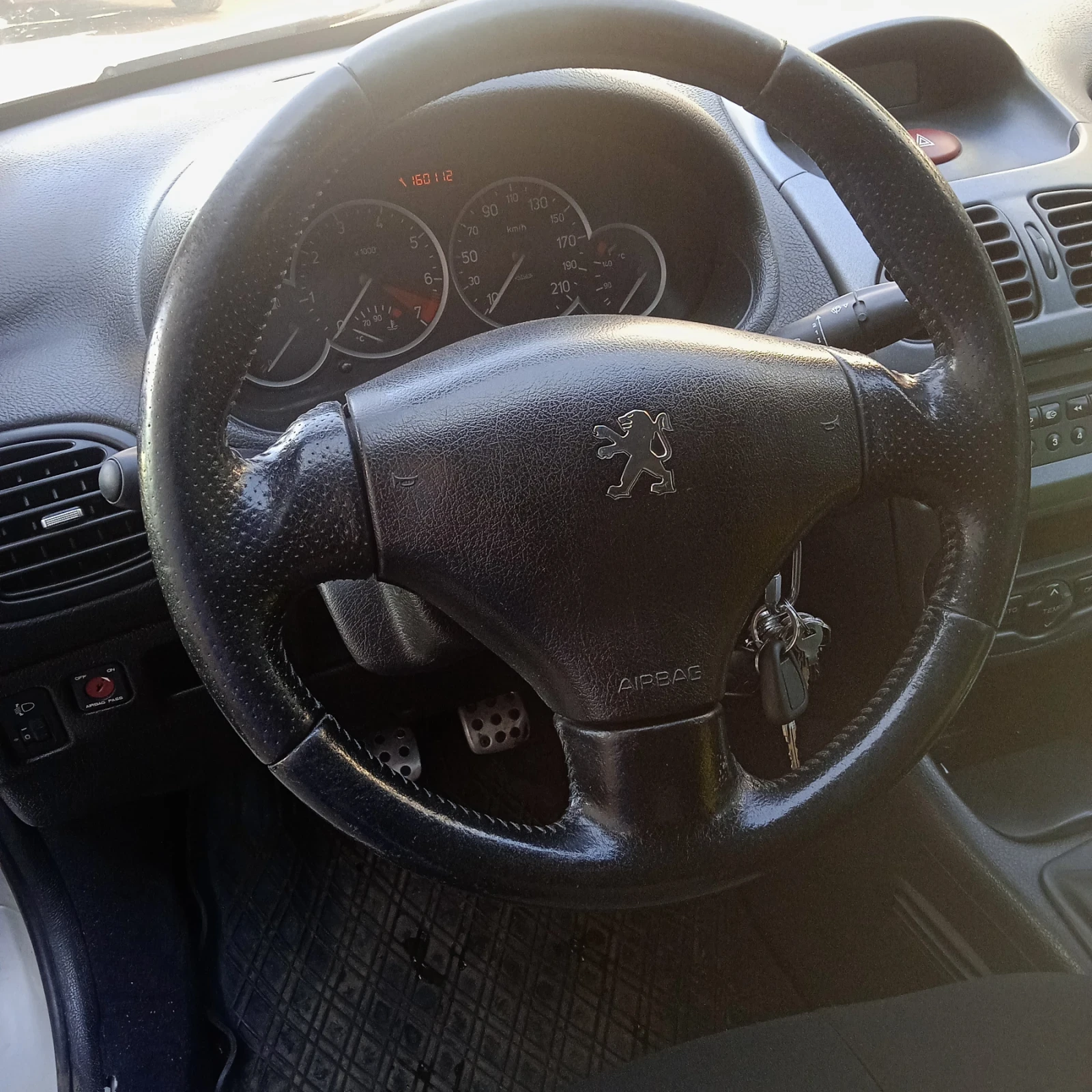Peugeot 206 СС, снимка 7 - Автомобили и джипове - 54384004