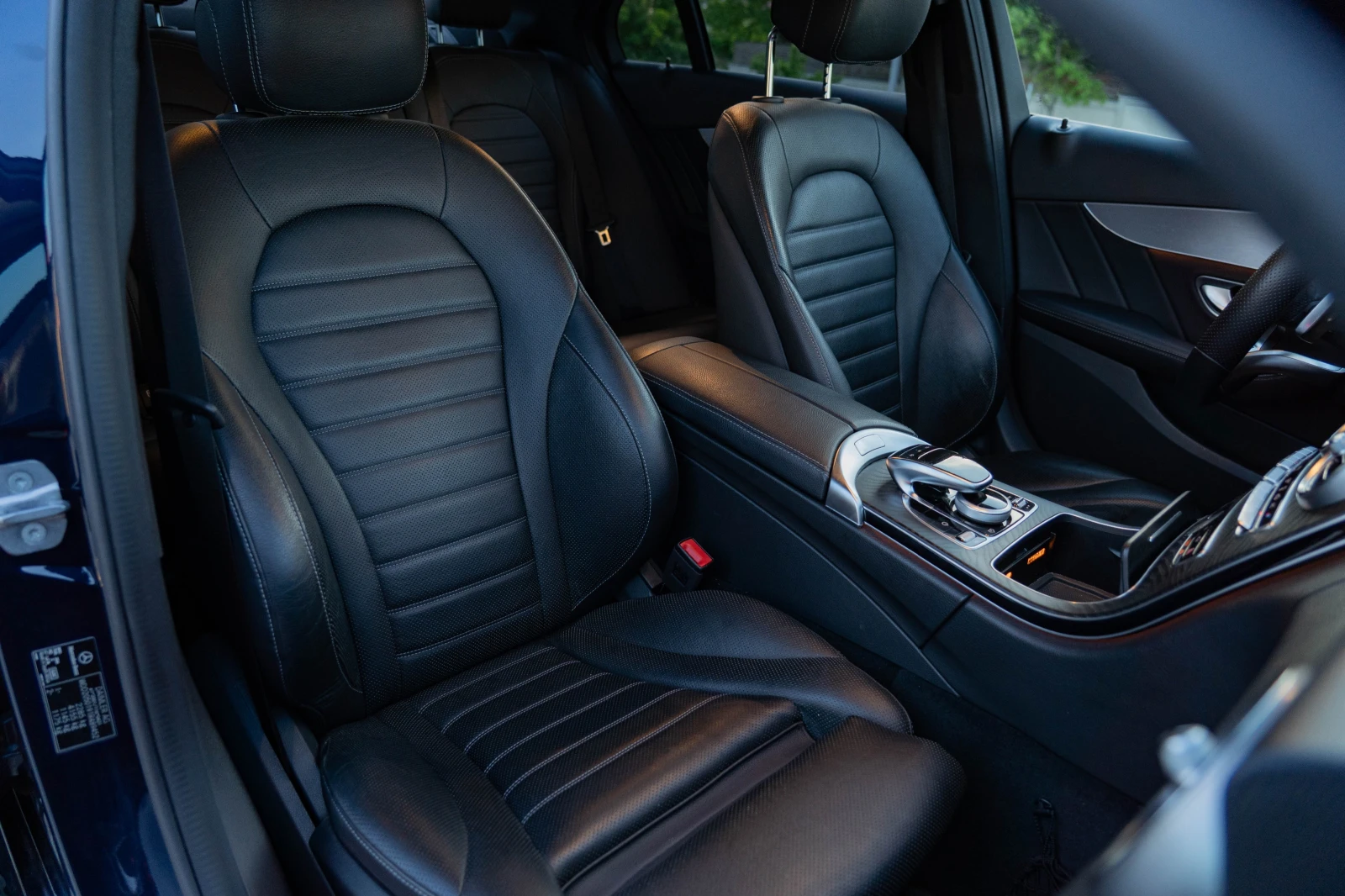 Mercedes-Benz C 300 D 4 MATIC AMG, снимка 8 - Автомобили и джипове - 54448500