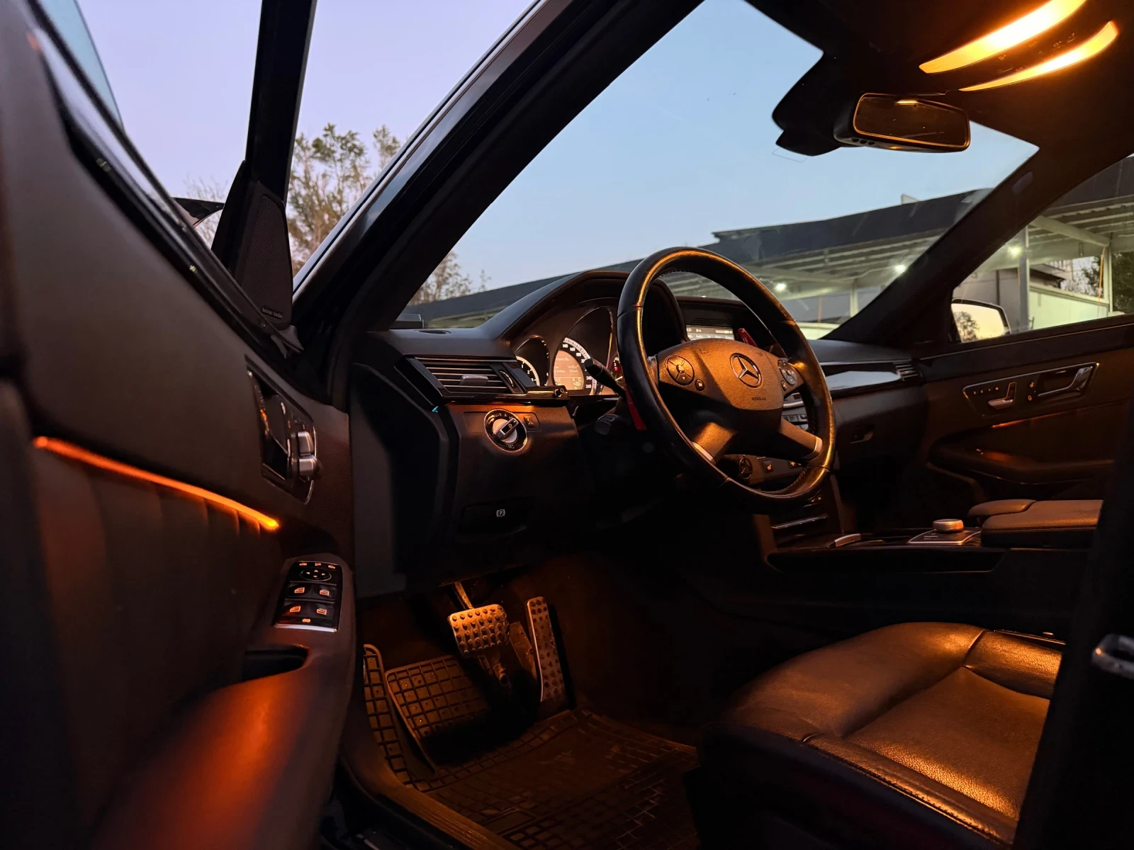 Mercedes-Benz E 350 Единствена в България , снимка 12 - Автомобили и джипове - 54572086