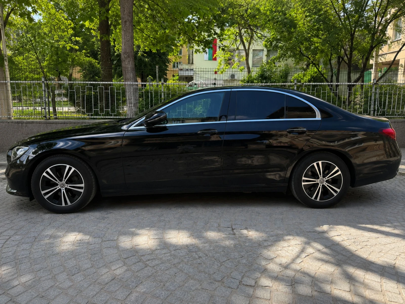 Mercedes-Benz E 200, снимка 3 - Автомобили и джипове - 54567308