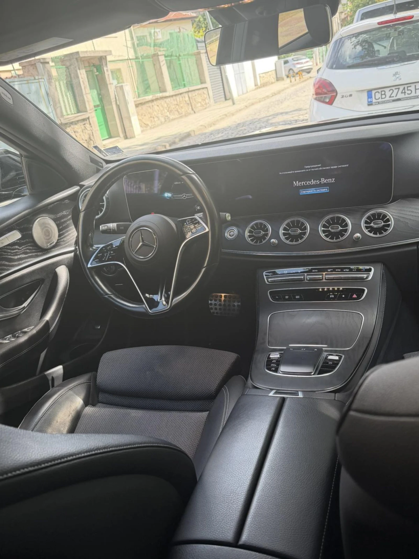 Mercedes-Benz E 200, снимка 4 - Автомобили и джипове - 54567308