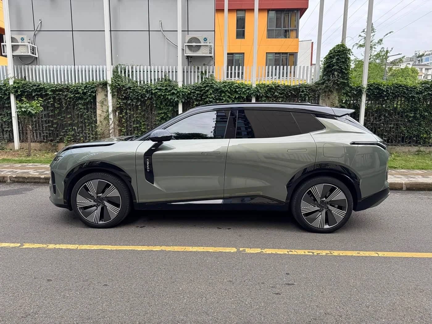 LynkCo 08 EM-P AWD Performance autogeorge.com, снимка 4 - Автомобили и джипове - 54776946