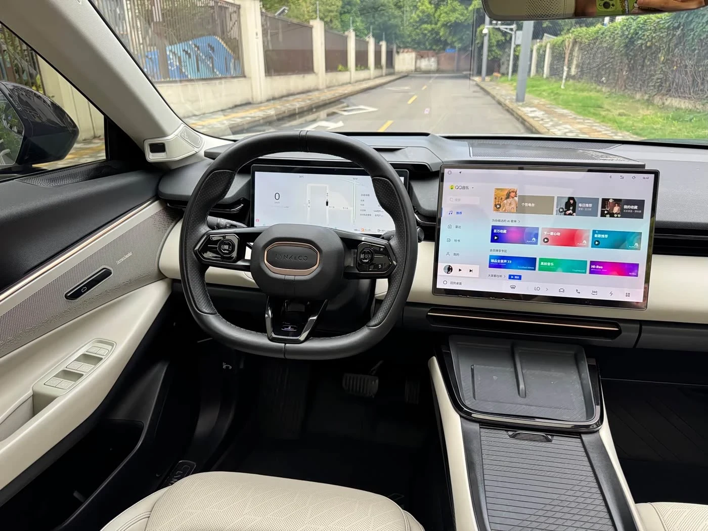 LynkCo 08 EM-P AWD Performance autogeorge.com, снимка 10 - Автомобили и джипове - 54776946