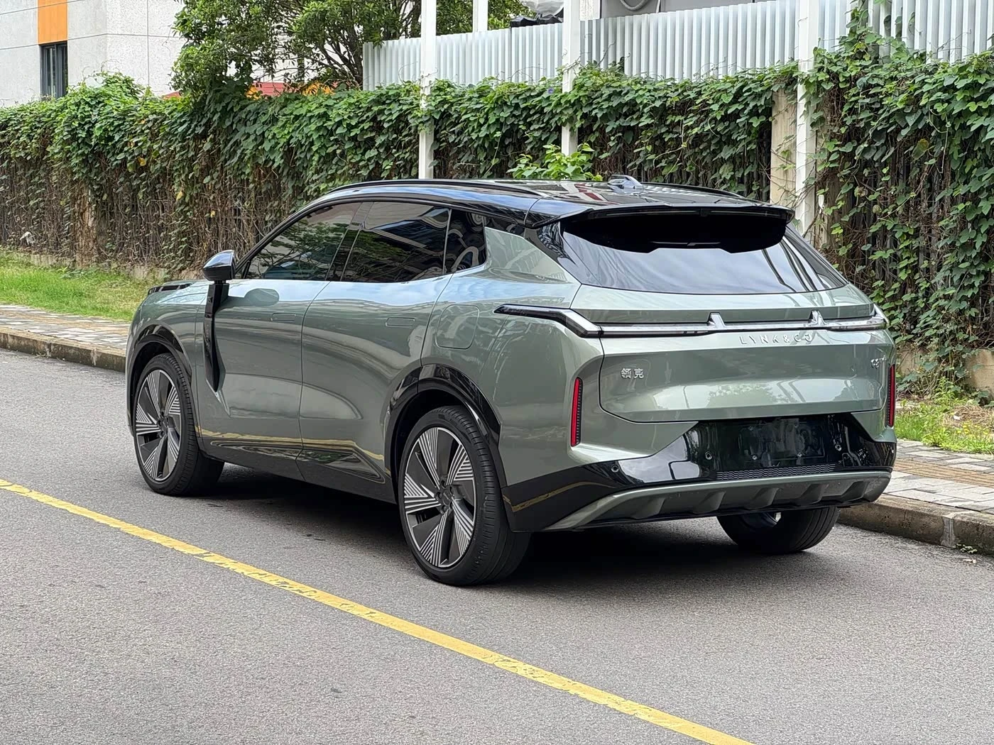 LynkCo 08 EM-P AWD Performance autogeorge.com, снимка 5 - Автомобили и джипове - 54776946