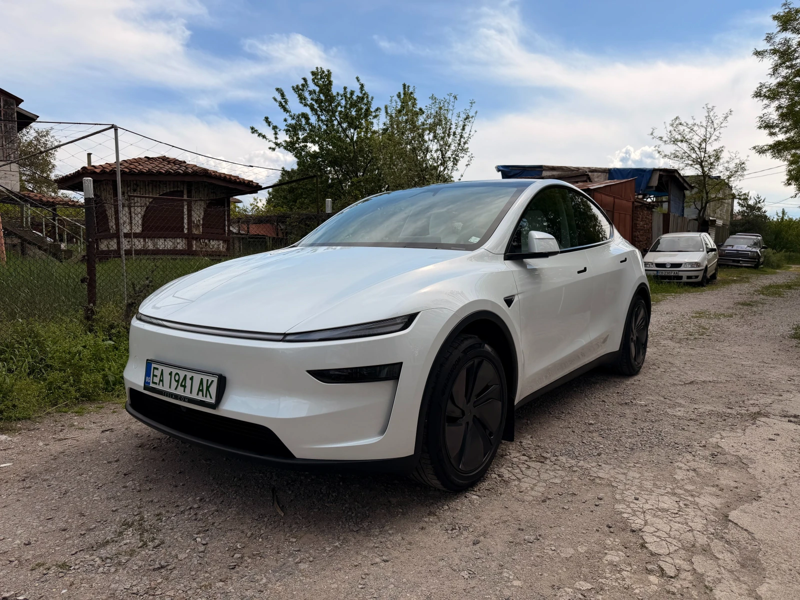 Tesla Model Y Long Range Rear Wheel Drive