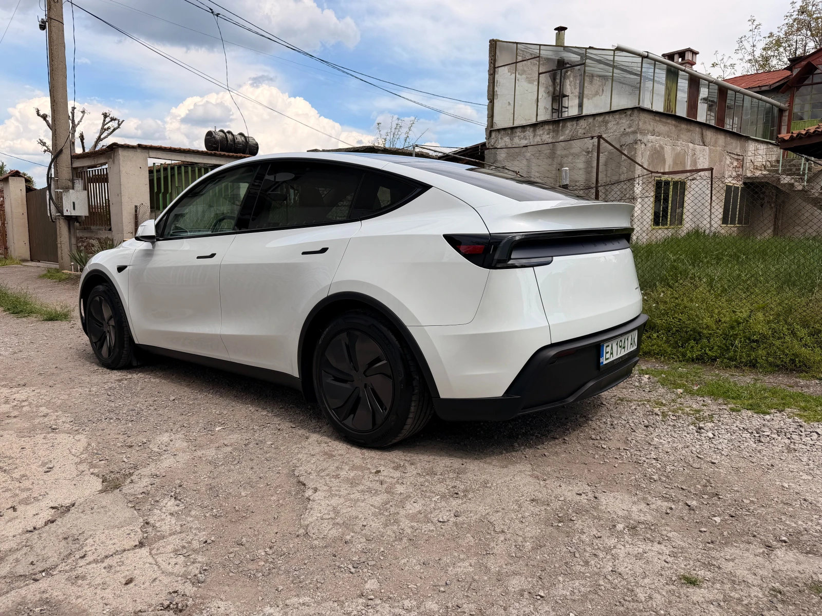 Tesla Model Y Long Range Rear Wheel Drive, снимка 2 - Автомобили и джипове - 55125398