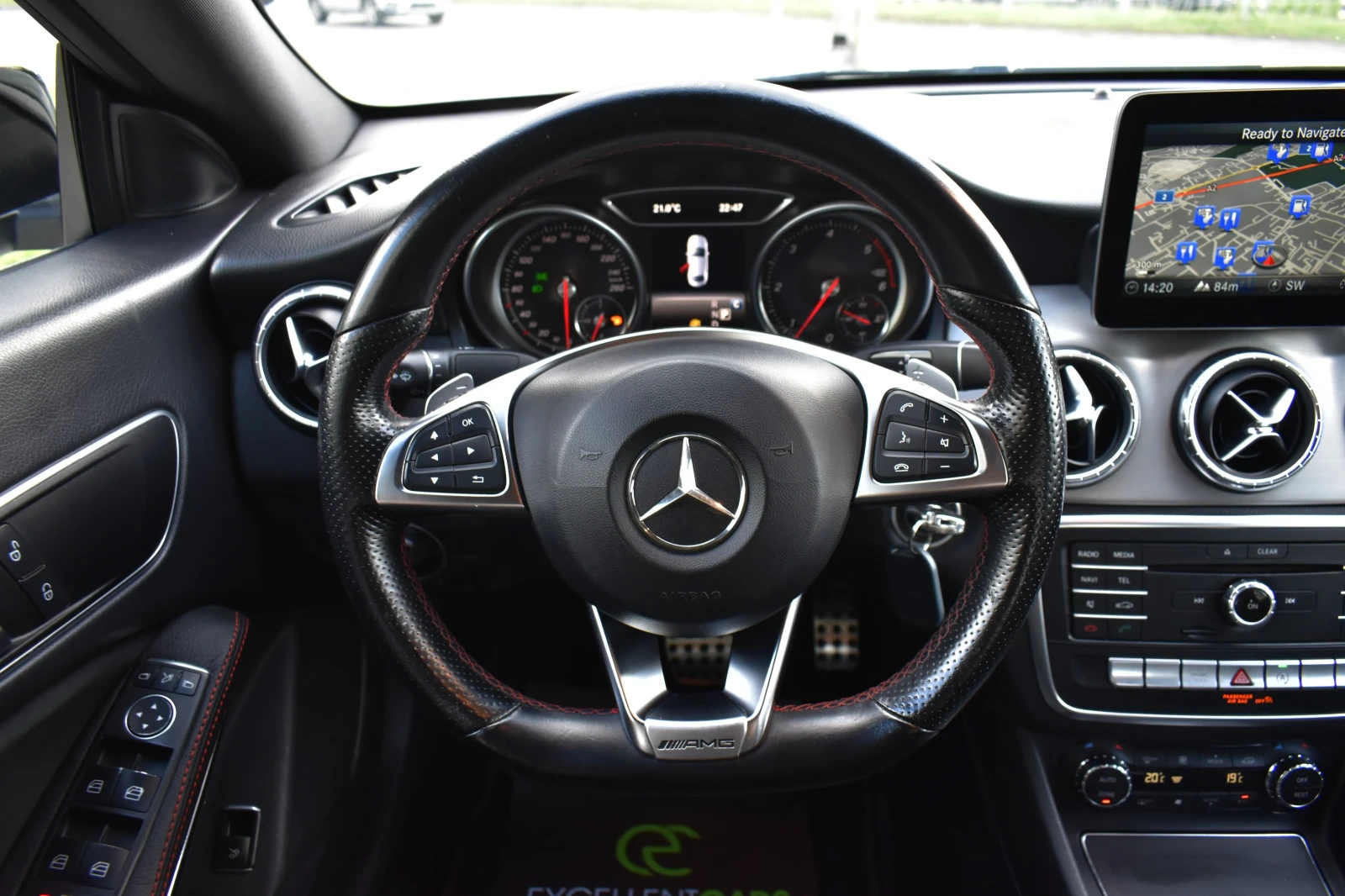 Mercedes-Benz CLA 220 AMG* CAMERA* FULL LED, снимка 13 - Автомобили и джипове - 55612619