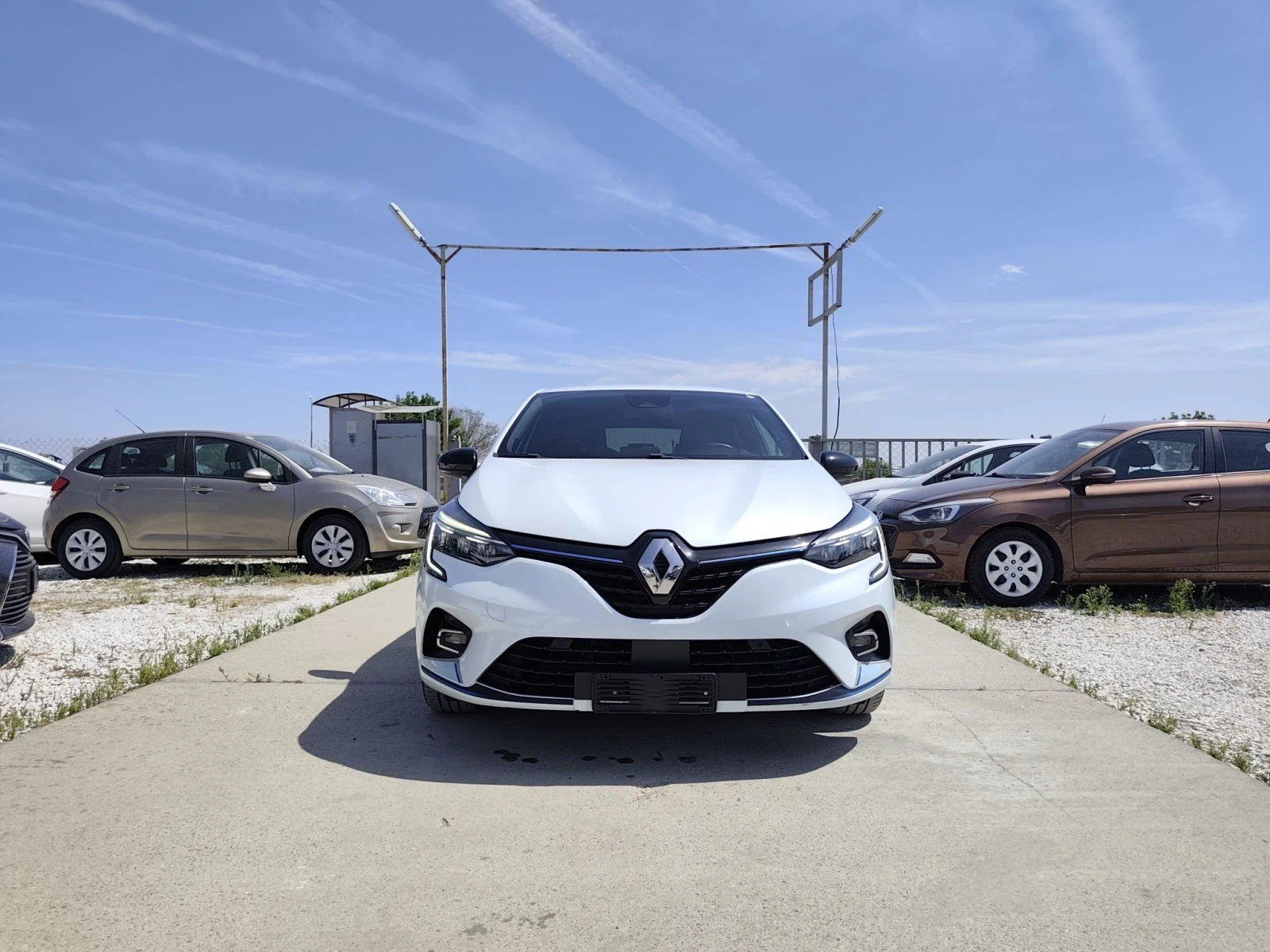 Renault Clio 1.6, E Tech, Hybrid, Initiale, снимка 2 - Автомобили и джипове - 55722853