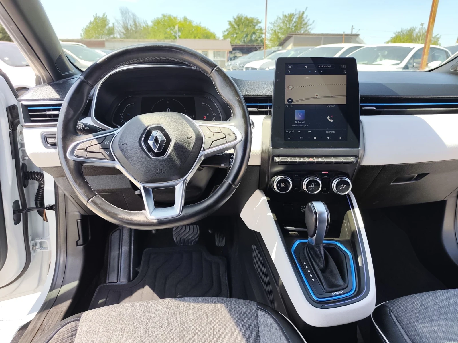 Renault Clio 1.6, E Tech, Hybrid, Initiale, снимка 14 - Автомобили и джипове - 55722853