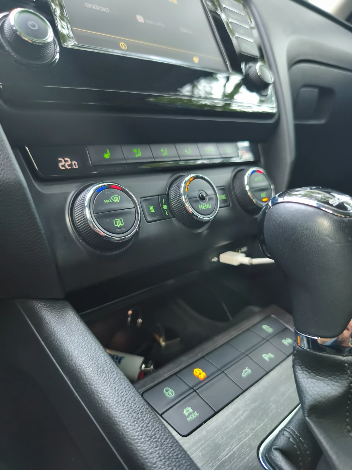 Skoda Octavia Scout , снимка 14 - Автомобили и джипове - 55939311