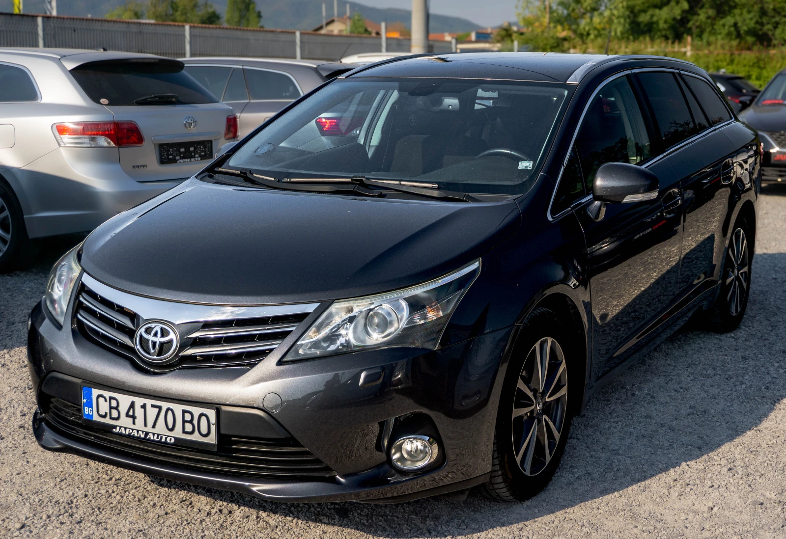 Toyota Avensis 1.8 бензин ТОП! Регистрирана и обслужена