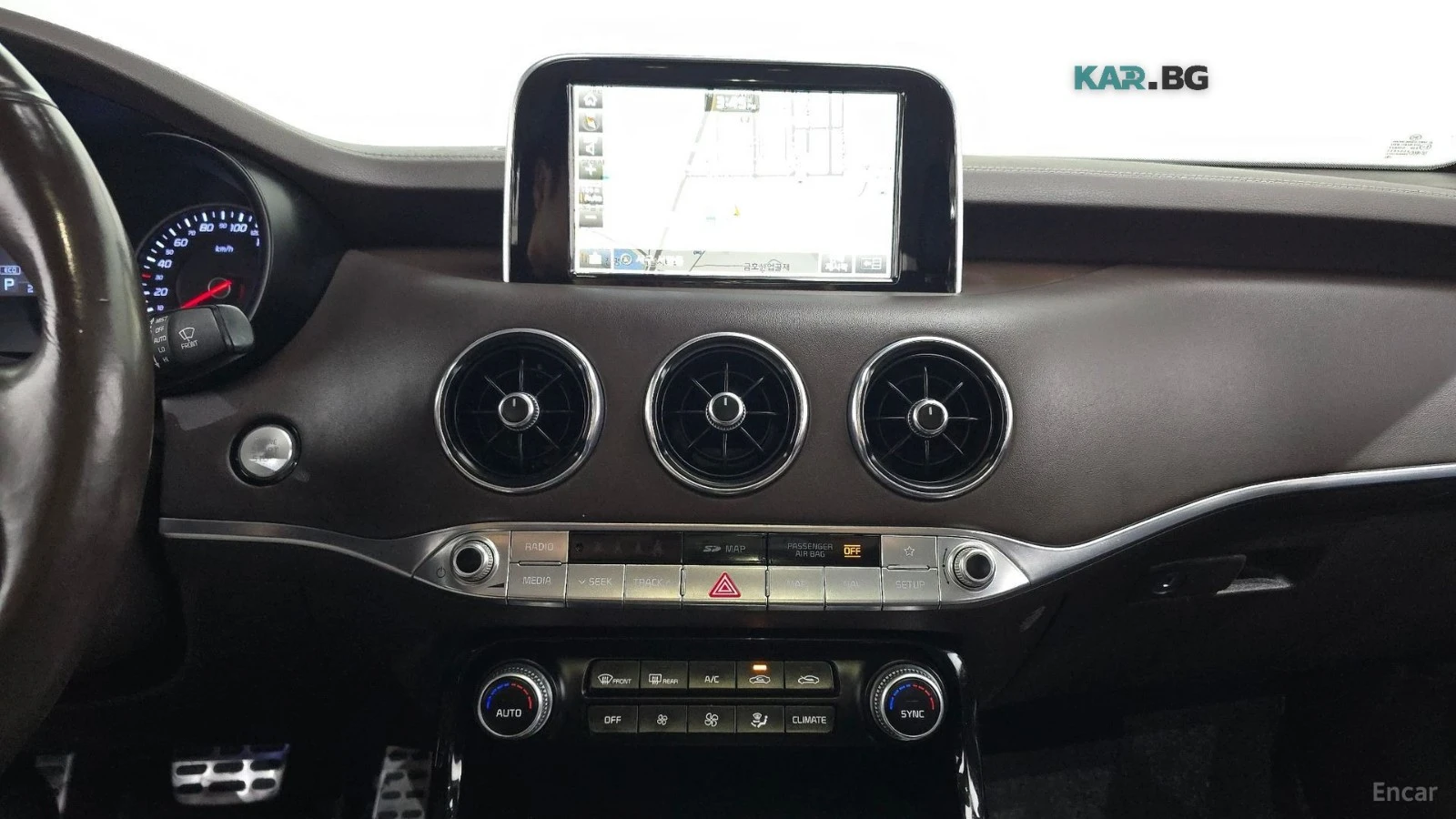 Kia Stinger 3.3* TURBO* AWD* MASTERS* КАМЕРА* ПОДГРЕВ* ОБДУХ* , снимка 13 - Автомобили и джипове - 56103688