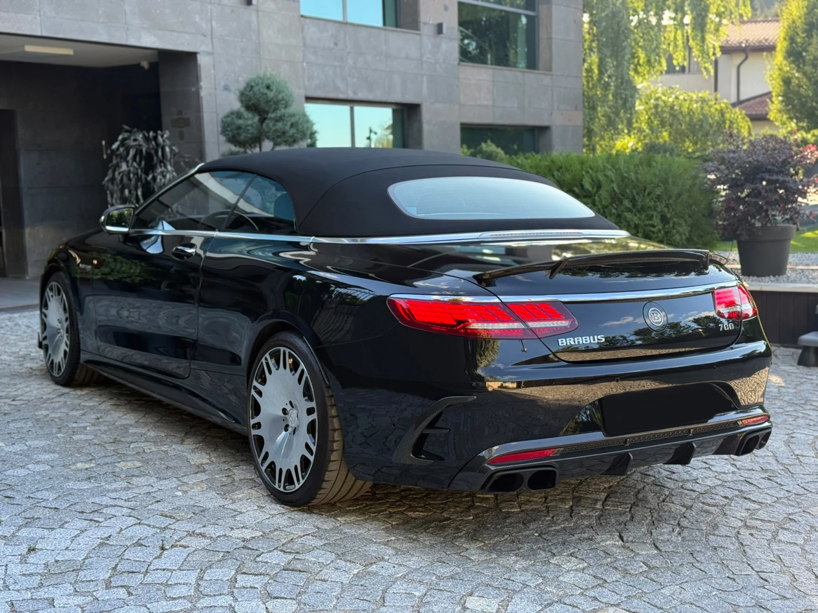 Mercedes-Benz S 63 AMG 4MATIC+ Cabriolet Exclusive, снимка 4 - Автомобили и джипове - 56243001