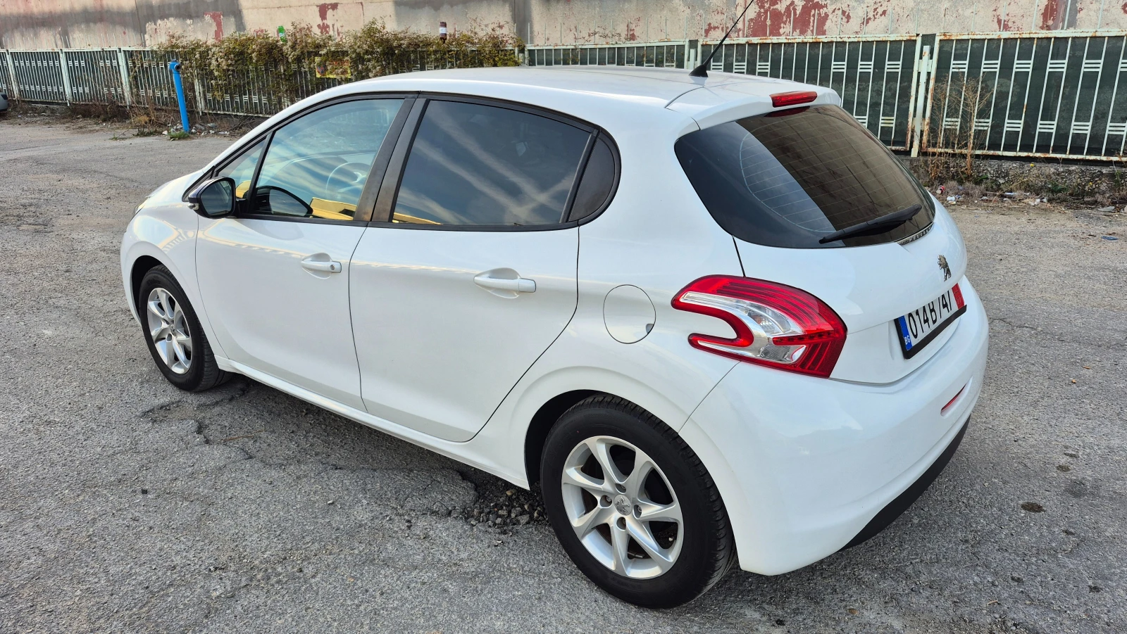 Peugeot 208 1.0i 160000�� O������ | Mobile.bg � ����������� 8