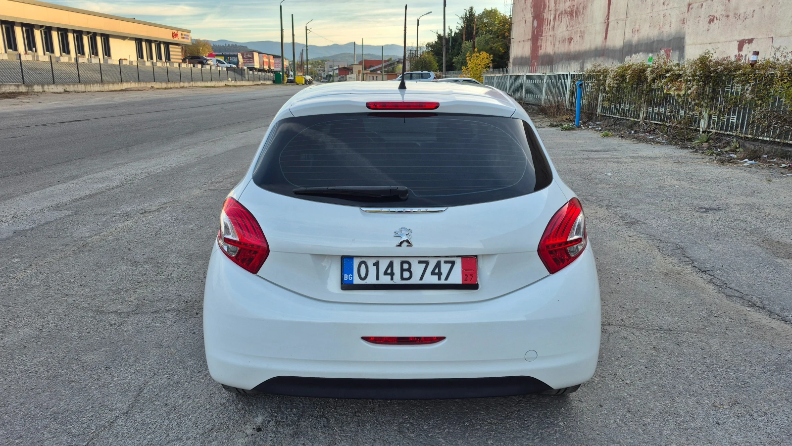 Peugeot 208 1.0i 160000�� O������ | Mobile.bg � ����������� 7