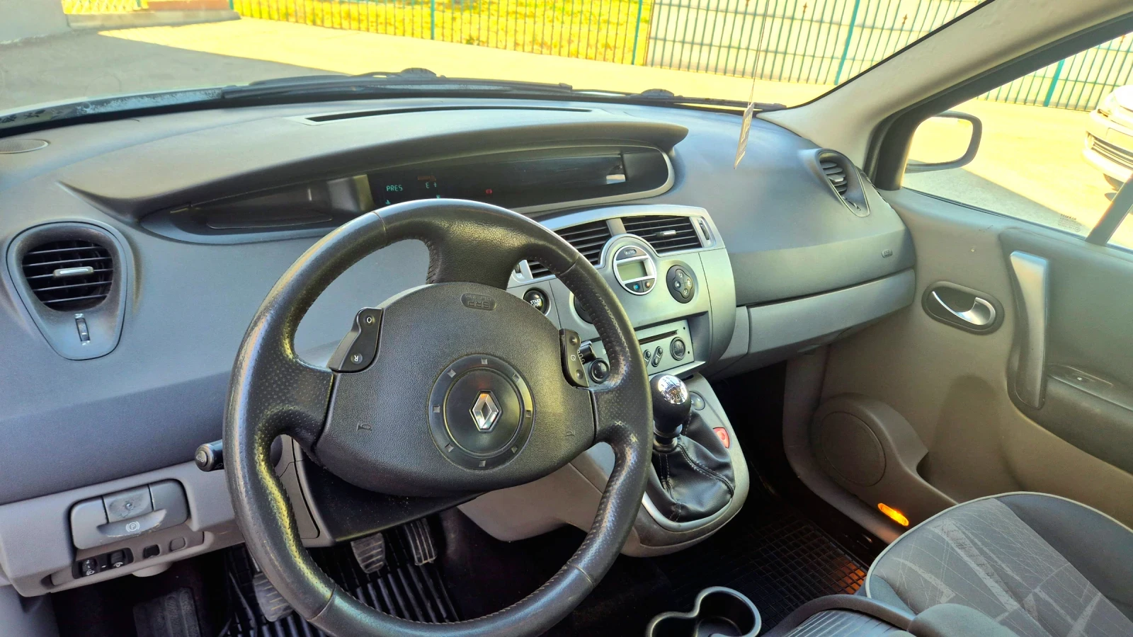 Renault Scenic 1.9 dci 120 �.�. | Mobile.bg � ����������� 9