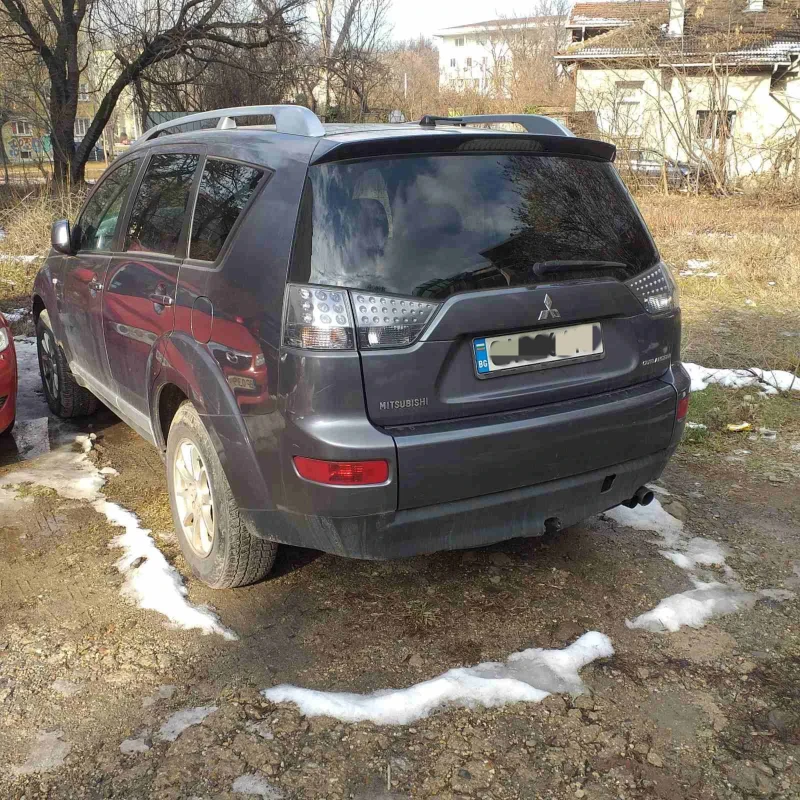 Mitsubishi Outlander 2.0TDI, снимка 4 - Автомобили и джипове - 48784119