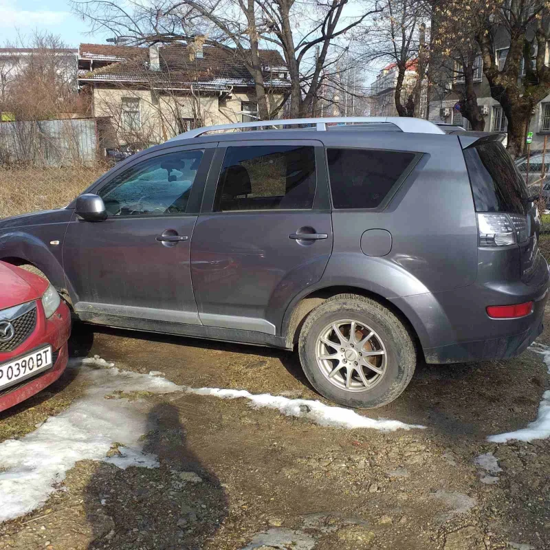 Mitsubishi Outlander 2.0TDI, снимка 2 - Автомобили и джипове - 48784119