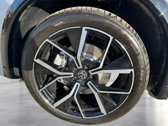 VW Tiguan TDI 4Motion = R-Line = Гаранция, снимка 4 - Автомобили и джипове - 54454805