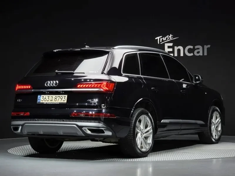 Audi Q7 45 TDI Quattro/ PANO/ 360/ HEAD UP/ DIST/ AMBEINT