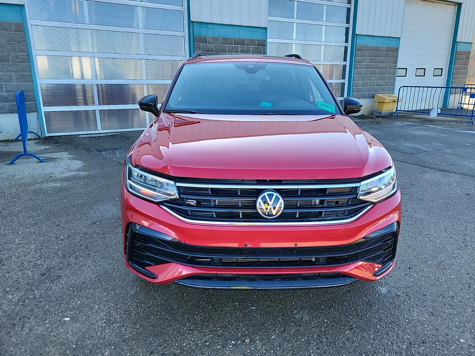 VW Tiguan  COMFORTLINE R-LINE BLACK EDITICARFAX АВТО КРЕДИТ  - изображение 2