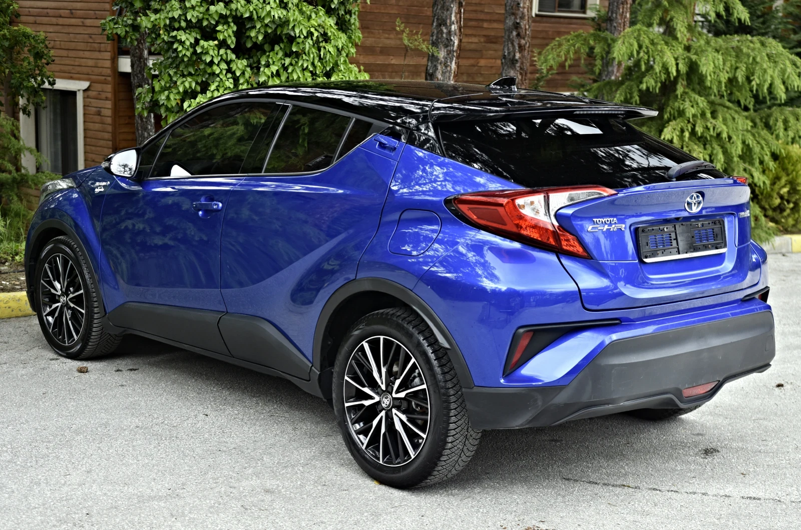 Toyota C-HR 1.8 HYBRID E-CVT - изображение 6