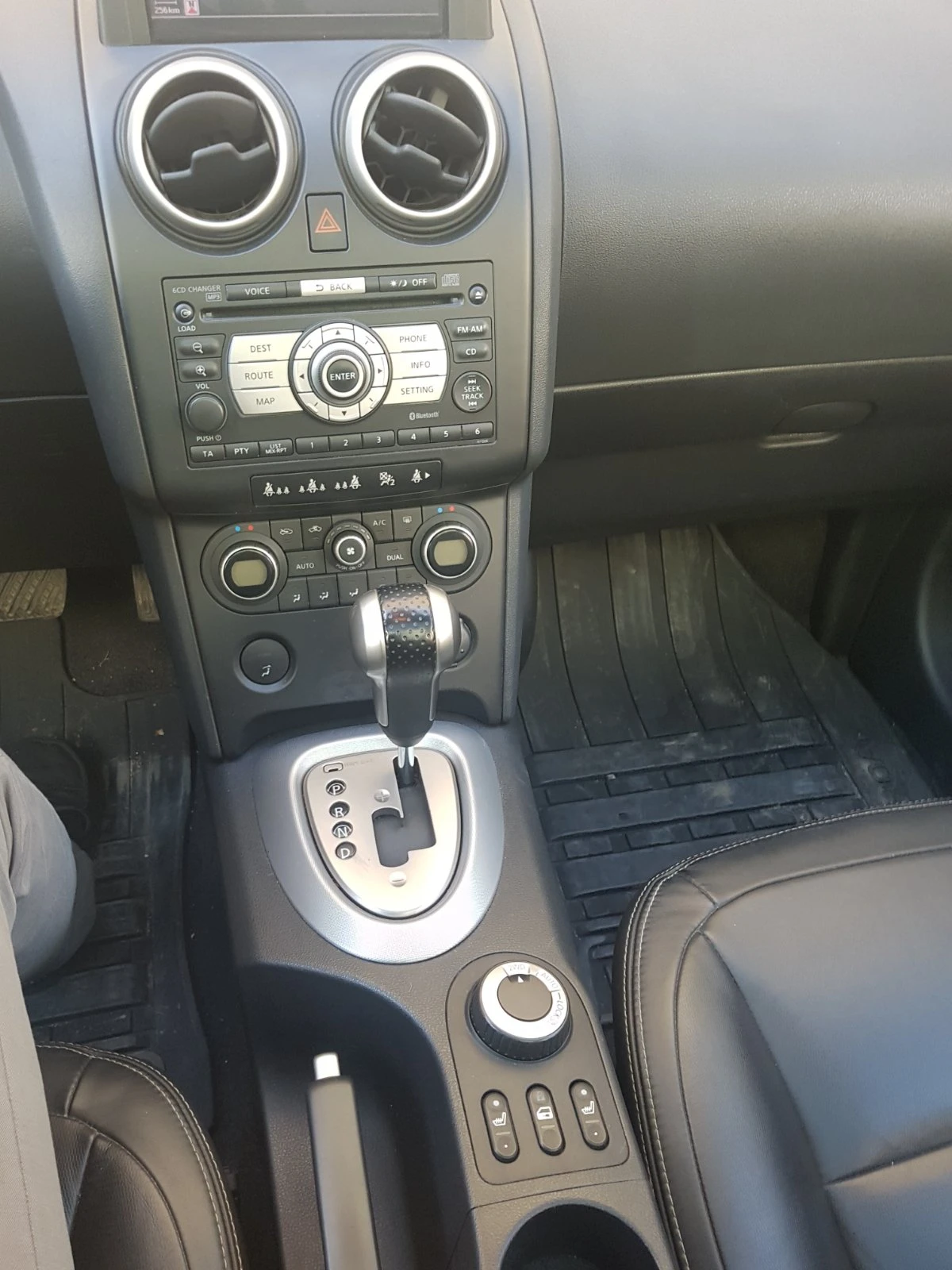 Nissan Qashqai, снимка 6 - Автомобили и джипове - 53918308