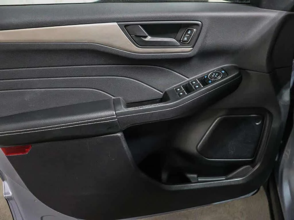 Ford Escape * SE * CARFAX * ЦЕНА ДО БГ, снимка 5 - Автомобили и джипове - 53926484