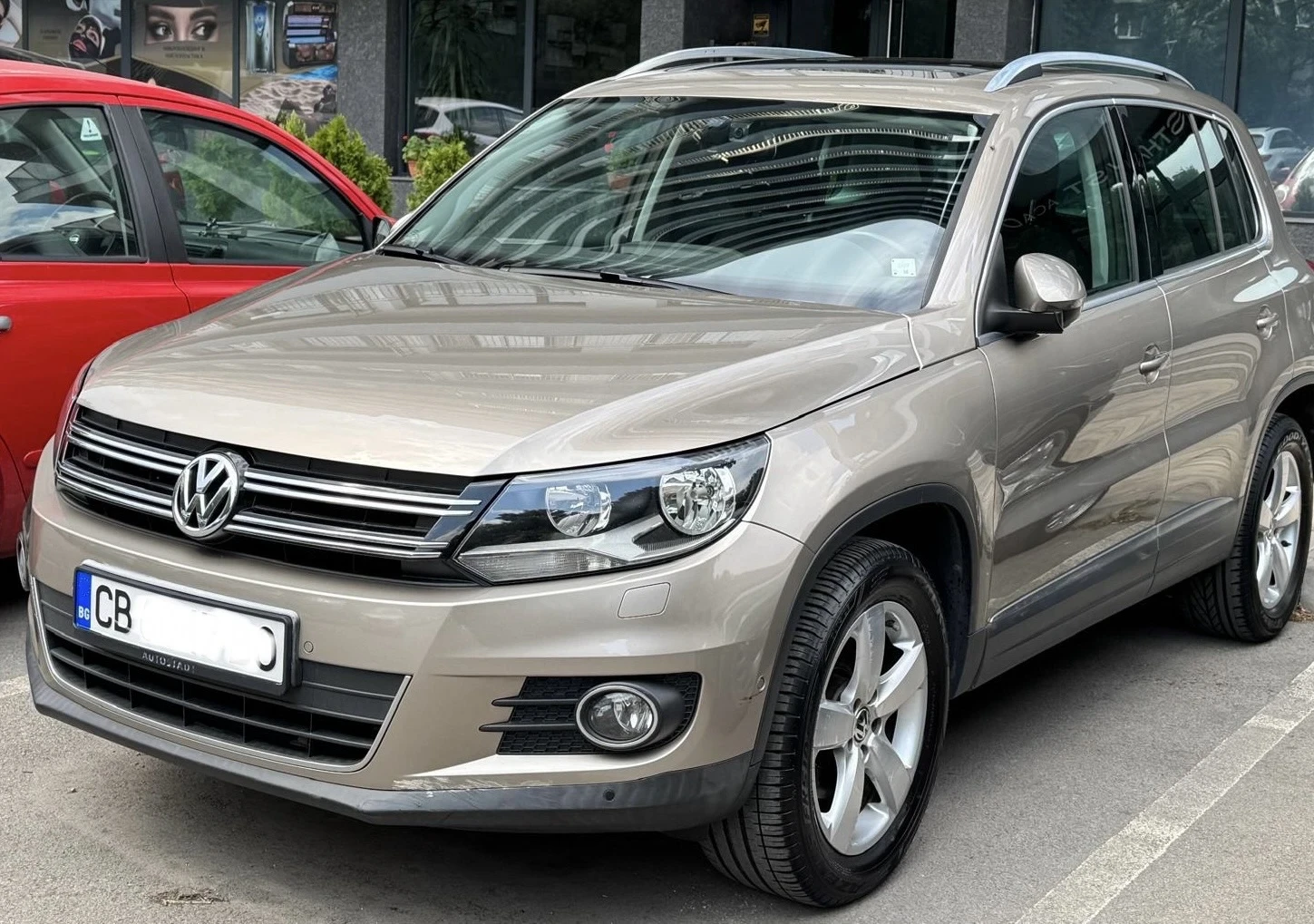VW Tiguan Sport & Style Facelift, снимка 3 - Автомобили и джипове - 55730588