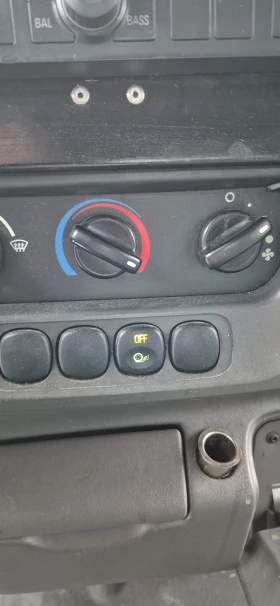 Ford Transit T100, снимка 11 - Бусове и автобуси - 53640999