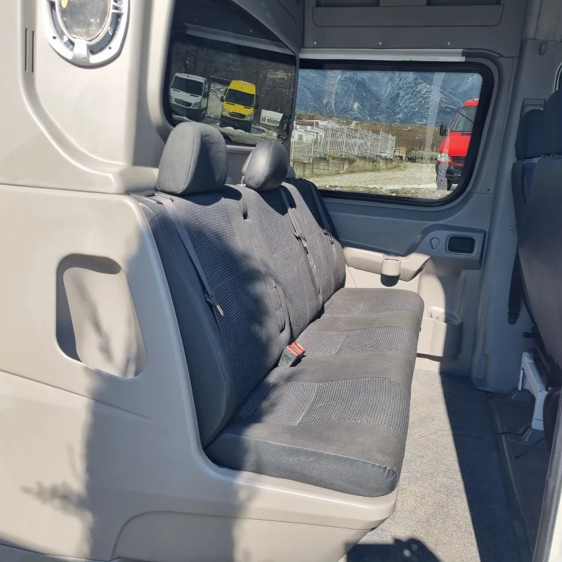 VW Crafter 5+ 1, снимка 9 - Бусове и автобуси - 49214044