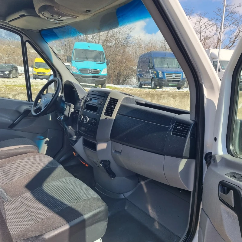 VW Crafter 5+ 1, снимка 8 - Бусове и автобуси - 49214044