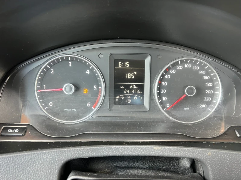 VW T5 2.0 TDI , снимка 7 - Бусове и автобуси - 51041477